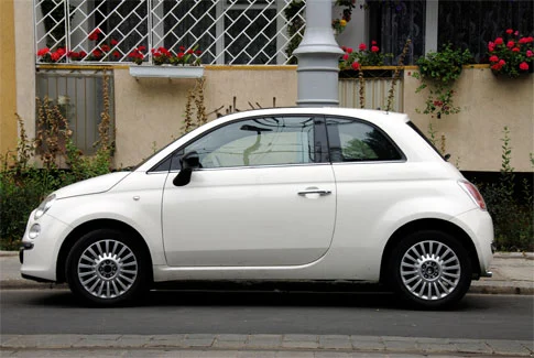 weißer Fiat 500 – Beispiel für Gebrauchtwagenankauf Güstrow